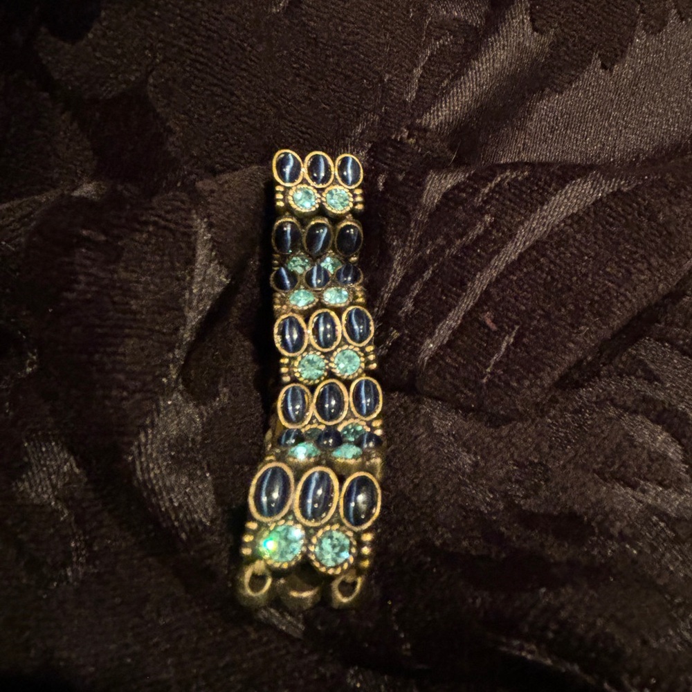NWOT- VINTAGE BRACELET BEADS AND BRONZE - Picture 6 of 8